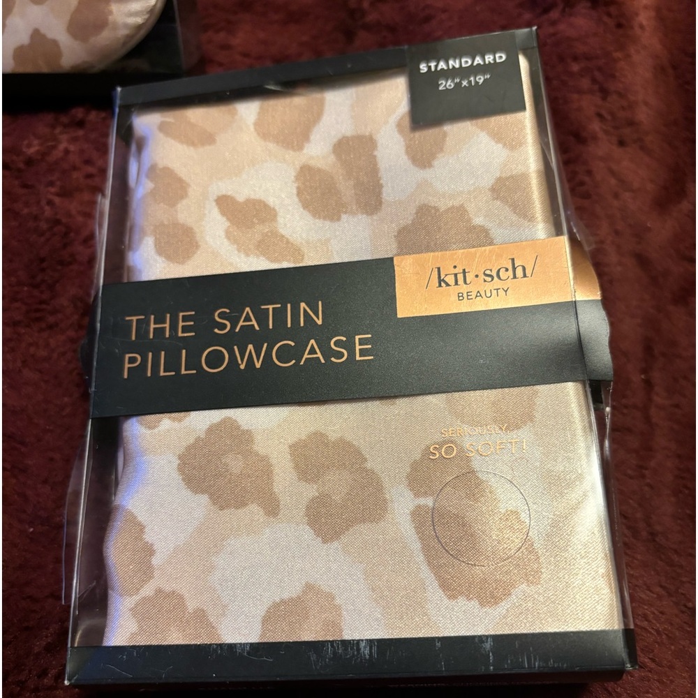 Kitsch Satin Pillowcase & Matching Eye Mask - Picture 2 of 9